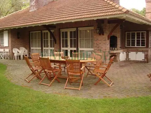 Casa 5 ambientes con 3 baños