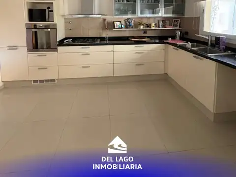 Avenida Sarmiento 1300