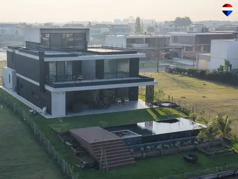 VENTA CASA A LA LAGUNA VIRAZON NORDELTA