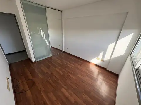 Departamento 2 ambientes en alquiler con balcón