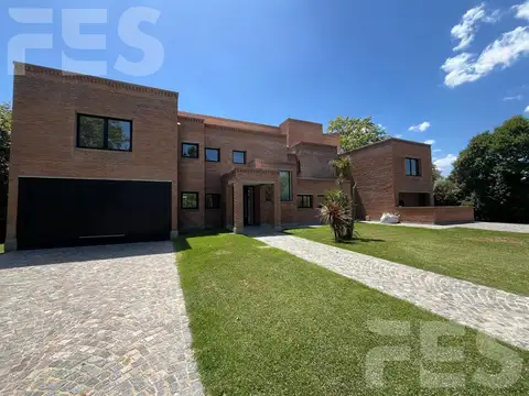 Casa en Venta de 5 dormitorios