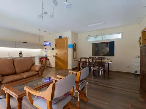 Casa 2 ambientes con 2 baños