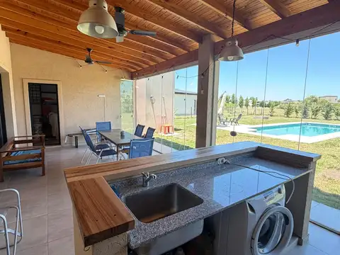 Casa en Alquiler en Haras Santa Maria, USD 1.200