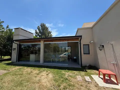 Casa en Alquiler de 3 dormitorios