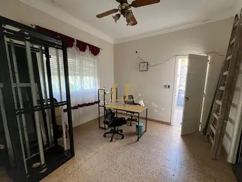 Casa 2 ambientes con 2 baños
