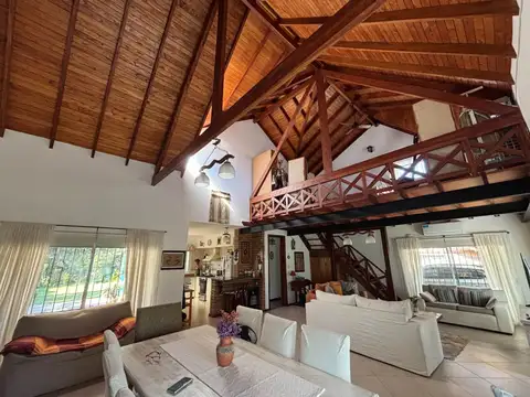 Casa 3 ambientes con 2 baños