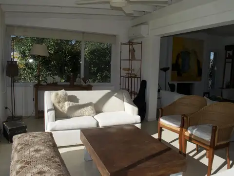 Casa 7 ambientes con 3 baños