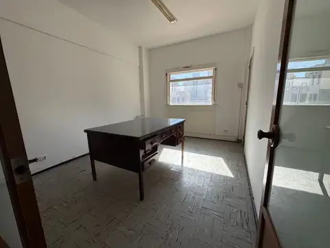 Oficina en Alquiler al Este