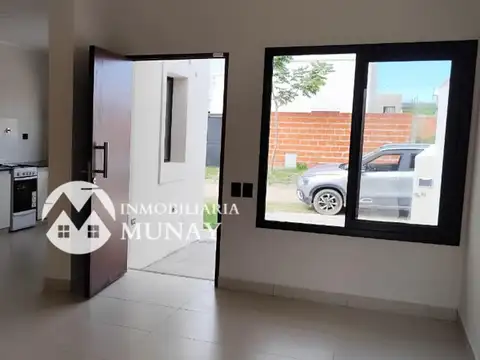 Casa 3 ambientes con 1 baño