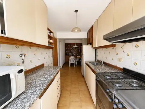 Venta de Departamento PISO 4 ambientes con Palier Privado y Gran Balcón Terraza en Caballito
