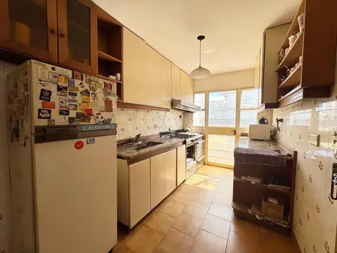 Venta de Departamento PISO 4 ambientes con Palier Privado y Gran Balcón Terraza en Caballito