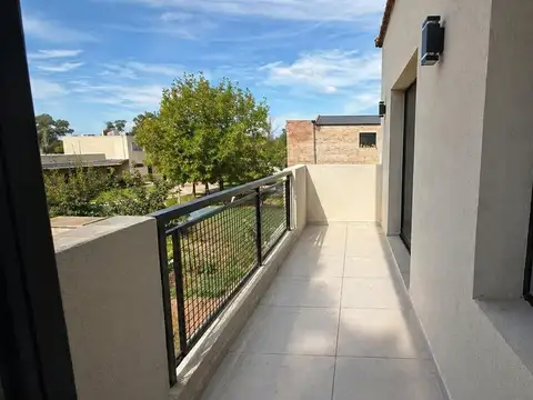 DUPLEX 2 AMBIENTES VENTA C/ FINANCIACION, BARRIO LA ANGELICA