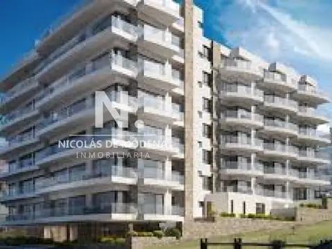 Impecable apartamento con hermosa vista de 3 dormitorios en suite en Punta del Este.