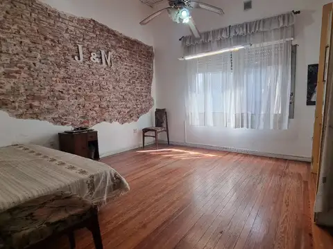 Casa 6 ambientes con 2 baños