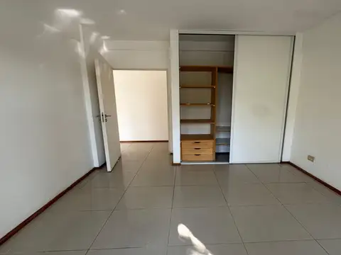 Departamento en Alquiler en Parque Centenario, $ 650.000