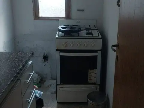 OPORTUNIDAD VENTA 2 AMB. EN FLORES CON RENTA