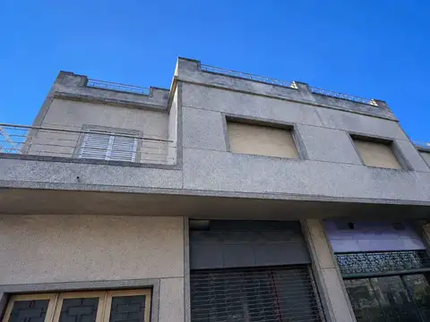 VENTA DPTO 3 AMB MERLO COCHERA PATIO TERRAZA