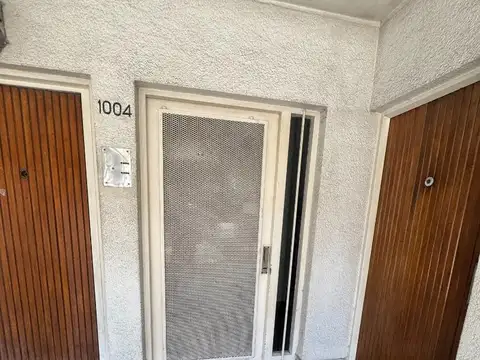 3 de febrero 1000. Villa Sarmiento