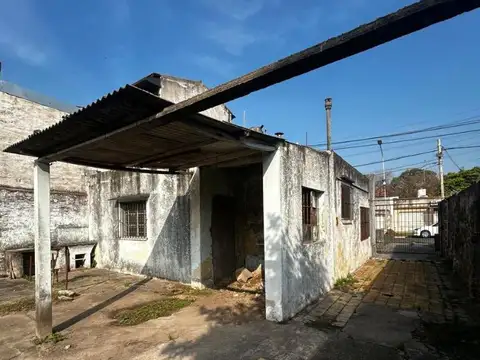 Casa en Venta con 4 cocheras