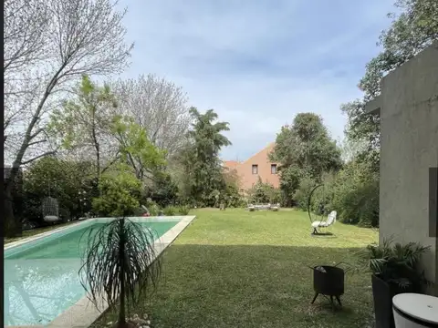 Casa en Venta en Saint Matthews, USD 1.800