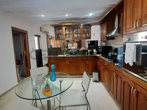 Casa de dos plantas en Barrio Alta Cordoba