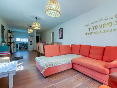 Depto Tipo Casa en Venta de 4 ambientes