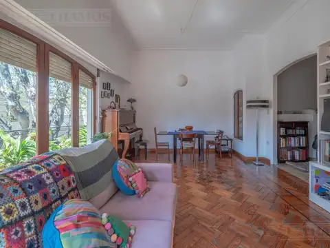 Depto Tipo Casa 5 ambientes con 2 baños