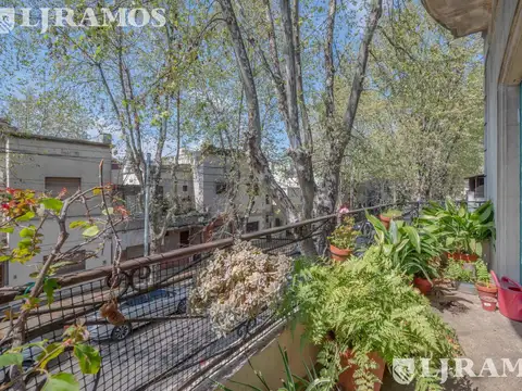 Depto Tipo Casa en Venta al Este