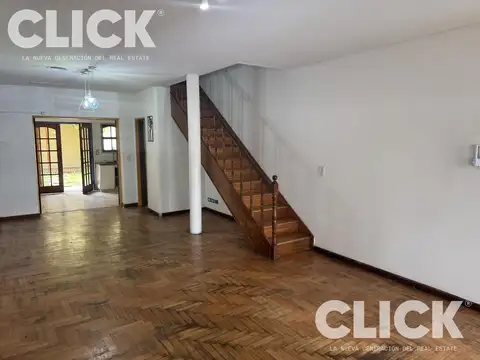 Casa en Alquiler con 1 cochera