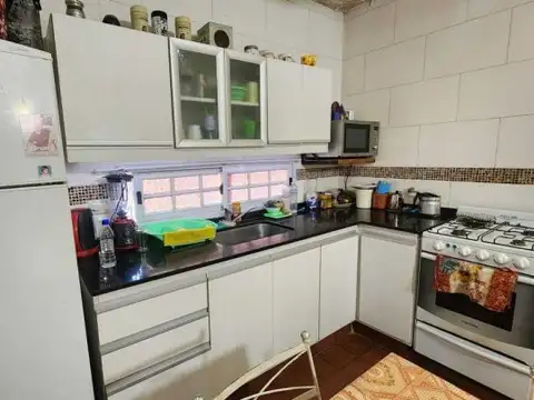 Casa 3 ambientes con 1 baño