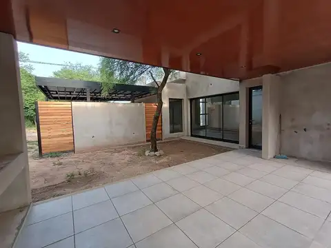 Casa en Venta en Villa Catalina, USD 163.000