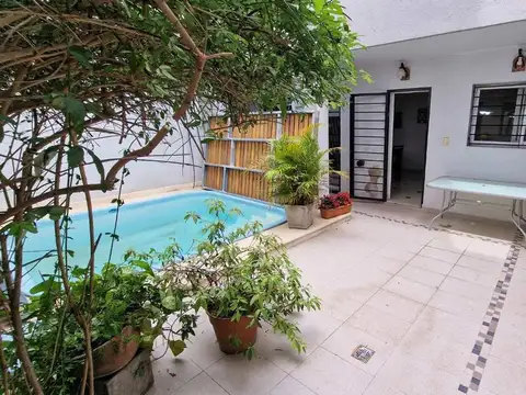 CASA/4 AMBIENTES/PATIO/PARRILLA/PILETA Y TERRAZA 