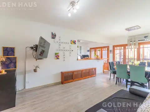 Casa en venta 4 ambientes con piscina y quincho en Ezpeleta