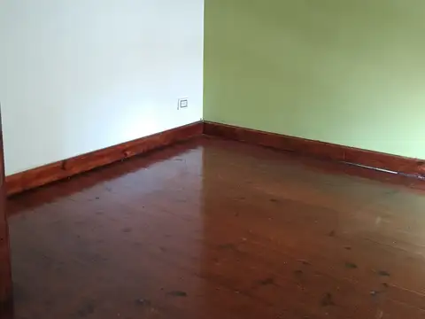 PH en alquiler – tipo casa – dormitorio en entrepiso, patio y bajas expensas