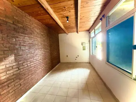 ALQUILER GALPON CON OFICINA. SOBRE AVENIDA 760M2