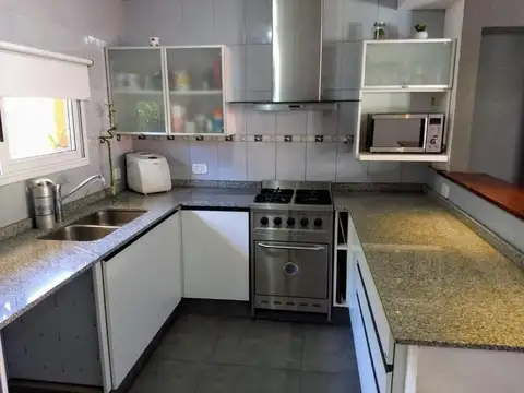 CASA EN VENTA, BARRIO CERRADO LOS PARAISOS