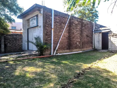 Casa a refaccionar con Galpon