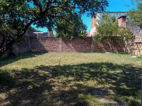 Casa a refaccionar con Galpon