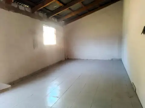 Casa 2 ambientes con 1 baño
