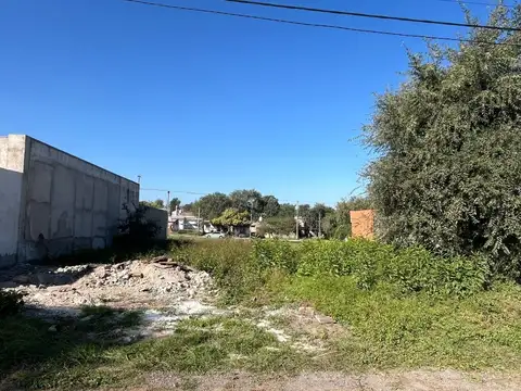 VENTA LOTE 432 M² VILLA ALLENDE FRENTE A PLAZA 