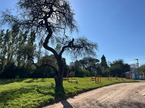 VENTA LOTE 432 M² VILLA ALLENDE FRENTE A PLAZA