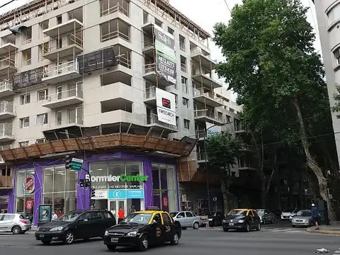 Ultimas Cocheras en Córdoba y Medrano. Excelente ubicación.