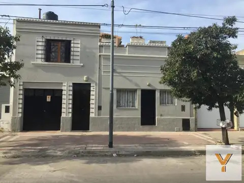 Casa en venta - 6 Dormitorios 3 Baños - Cochera - 278Mts2 - General Pueyrredón, Córdoba