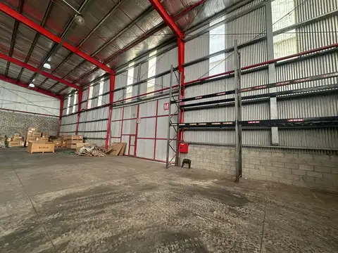 Galpon en Alquiler 36  mts Frente