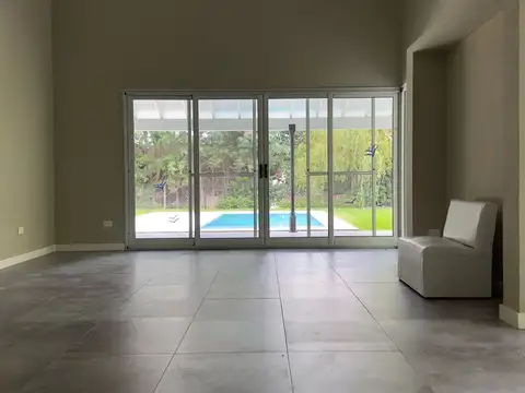 Casa en Venta en Countries y Barrios Cerrados en Escobar, USD 250.000