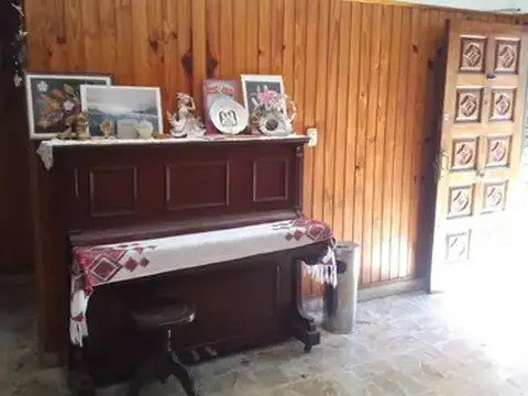 Excelente Chalet C/local En El Corazón De Caseros