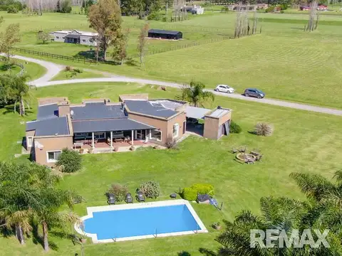 Venta Casa 6 Amb c/ Pileta Chacra 1 Ha La Macarena