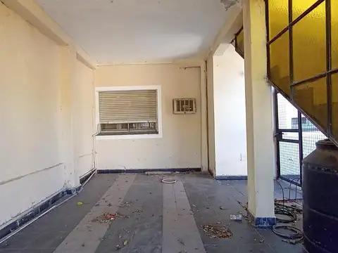 Casa 6 ambientes con 2 baños