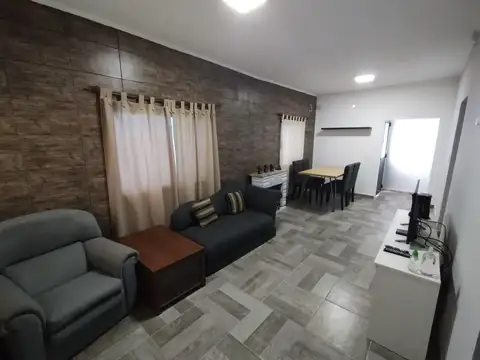 Venta Casa 2 dormitorios con cochera - Tiro Suizo, Rosario