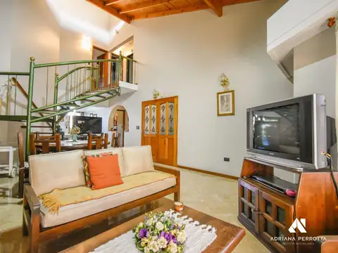 Casa 4 ambientes con 3 baños